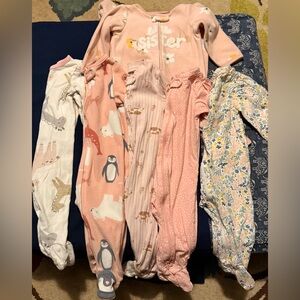 Assorted lot of 6 baby girls footed pajamas size 6 months